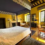 Exceptional Xviicastle In Dordogne Golden Triangle Urval