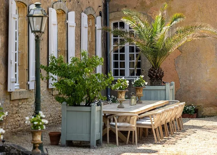 Exceptional Xviicastle In Dordogne Golden Triangle Vila
